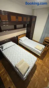 Habitación Luminosa a 10 minutos del centro y San Fermín - Image 2