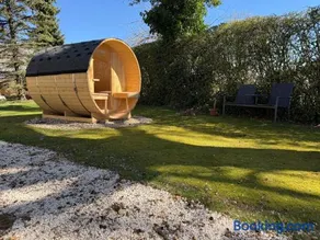 Rainbow Bungalow - Image 3