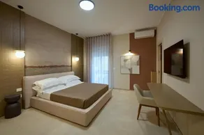 Oltremare Luxury Suites - Image 2