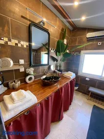 Nid du merle avec sauna et jacuzzi privatif - Image 3
