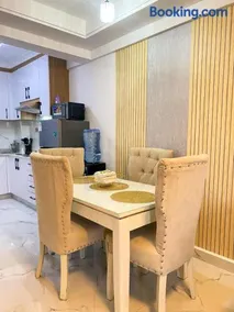 Beautifully one bedroom apartment with swimming pool fully equipped gym ample parking space and amazing breathtaking city views - Image 3