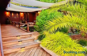 Tropical Riverhouse Retreat - Image 3