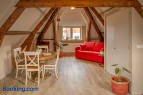 Gunnery's Guest House - Image 3