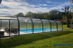 Havre de paix avec piscine, parc et campagne - Image 1
