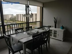 Gulf & Bay Club, Siesta Key, FL - This property has a 30 night minimum reservation - Image 4