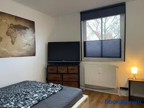 Gesamte Wohnung kontaktlos Nähe Messe Expo Plaza mit Netflix - Image 2