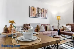 Central Ldn 2 Bed Flat, Nine Elms St, Sleeps up to 8! - Image 2
