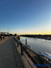 Riverside Seaside Apartment - Image 2