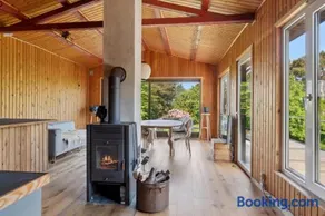 Romantic Retreat Close To The Beach - Image 5