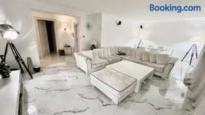 Sea View Penthouse, Monaco Border, Private Parking - Image 1