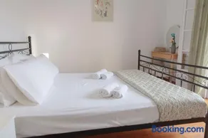 Chrysa's apartment - Image 4