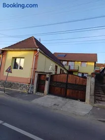 Casa Ruja - Image 2
