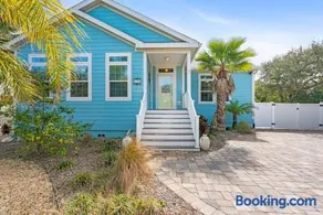 Sparkling Blue Pool Home! Walk to Beach, Publix - Image 1