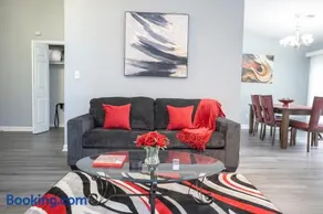 Cozy home, 10 minutes away from downtown - Image 4
