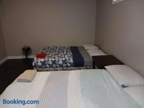 Kitchener -WLU BNB-Minutes To University of Waterloo, Conestoga College,Buses,Airport - Image 1