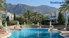Kyrenia Mountains & Pool Oasis close to the Merit Casino Hotel & SPA - Image 2