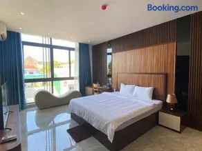 VMona Hotel - Image 2