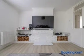 Cosy 2 bed Bluewater Kent Apartment - Image 5