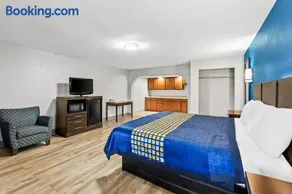 Royal Inn - Image 4