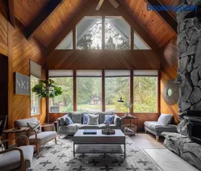 Pendleton Pines Lodge - Image 1