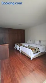 Hospedagem Jardim Social,Quartos Econômicos e Suítes, Estacionamento Grátis - Image 1