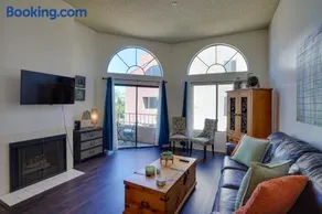 1 Mi to the Ocean Long Beach Condo with Pool Access - Image 4
