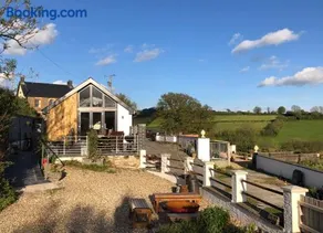 Red Kite Cottage - Image 2