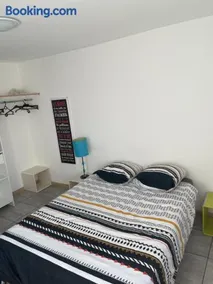 Petite maison avec 2 chambres - Image 1