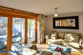 Finest Retreats - Hollies Cottage Oak 3 bed - Image 2