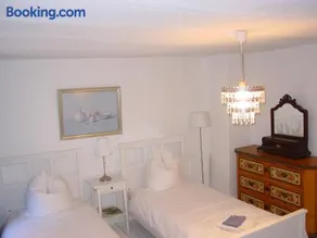 Robert's Bed & Breakfast - Image 1