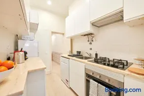 Charming 3BR APT w/ patio, by TimeCooler - Image 4