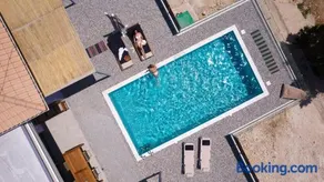 Villa when Waters are Colored - Image 3