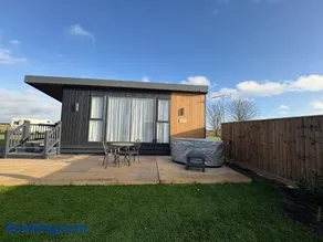 The paddocks - Image 4