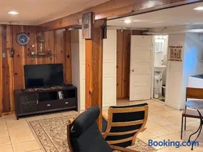 First Floor One Bedroom Apartment with Full Kitchen & Bath - Image 3