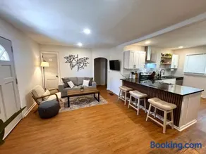 Cozy & Stylish Getaway near ATL - Image 1