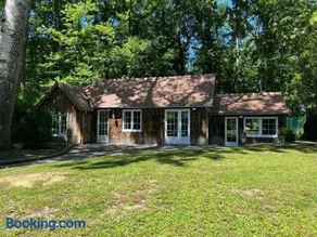 Gîte de charme près du Zoo de Thoiry, jardin clos, tout inclus, wifi, idéal famille. - Image 1
