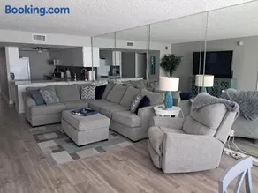 Gulf & Bay Club, Siesta Key, FL - This property has a 30 night minimum reservation - Image 1