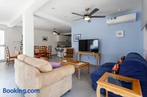 Coral Bay Accessible 2 Bedroom Apt - Pool, Sea Views, Fully Equipped - Image 3