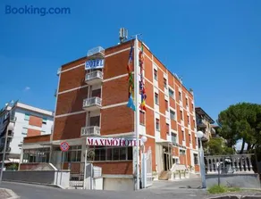 Maximo Hotel - Image 2