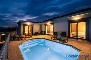 Cranae Tranquil Luxury Villas - Image 3