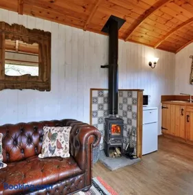 Finest Retreats - Shepherds Retreat at Morrells Wood - Image 2