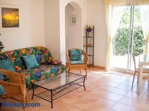 Maison conviviale avec vue sur la montagne à Sainte-Maxime - Image 2