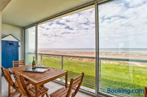 Seafront flat near Cabourg with free private parking - Image 4