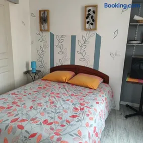 Chambre pour 2 personnes à Formigny RDC - Image 1