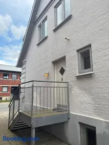 Hus nær Billund med spabad, have, grill og privat carport - Image 3