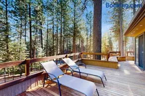 Tree-lined home with private hot tub 7 pools 14 tennis courts golf gym AC - Image 2