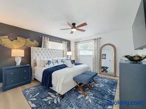 Clearwater 4BR Pool Home w Patio Grill & Games - Image 2