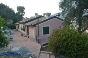 Villa Olivari apartments and garden - Image 3