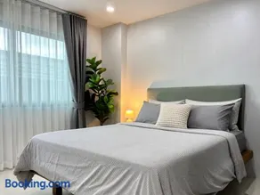 1 Bedroom Studio renovated Ratchaporn Condominium Kathu - Image 5