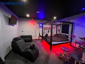 Czerwone Drzwi BDSM lovers Apartament dla Par - Image 1